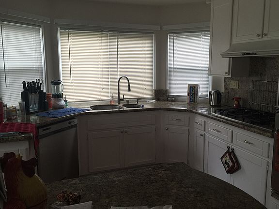 3rd image of 5528 Bromely Dr