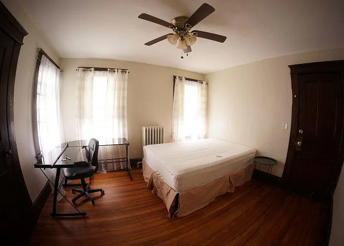 907 Genesee St — Photo 15