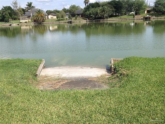 3rd image of 1261 Lion Lake Dr S