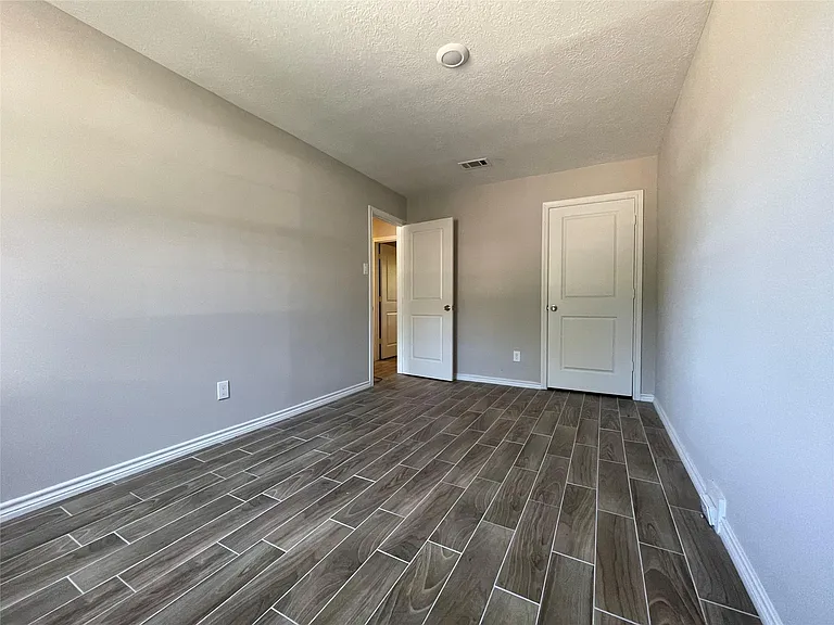 7886 Locksley Rd — Photo 7