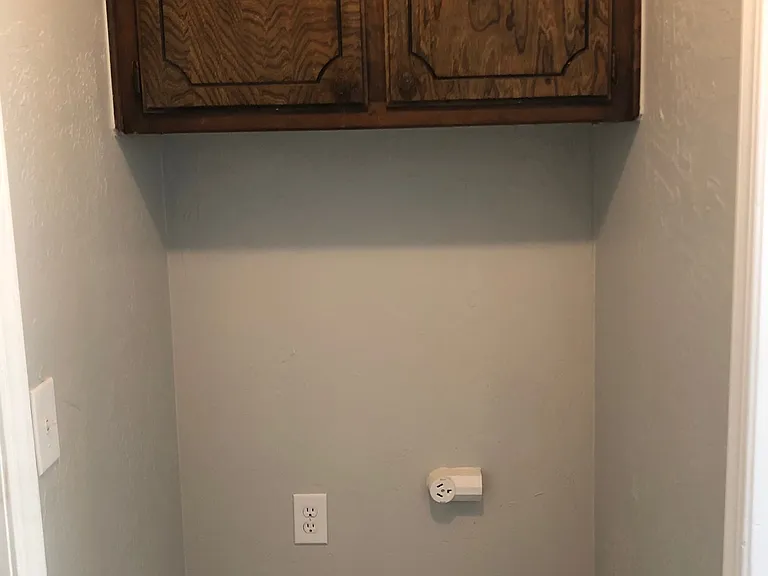 601 NW 18th Pl — Photo 16