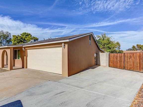 4062 - Garage & RV Parking/Gate