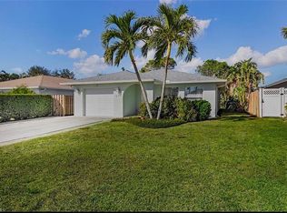 679 94th Ave N, Naples, FL 34108