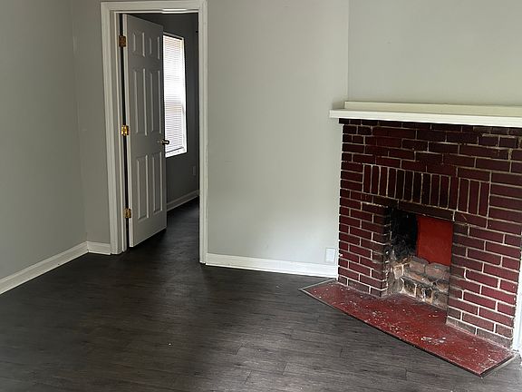 3rd image of 187 E 7th St #1