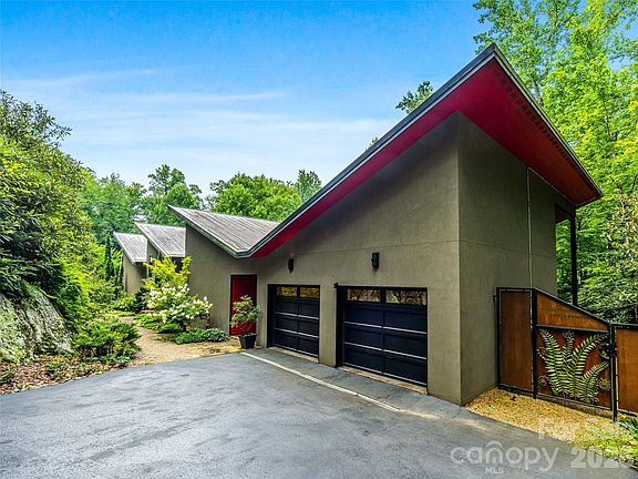 2nd image of 33 Robinson Creek Rd