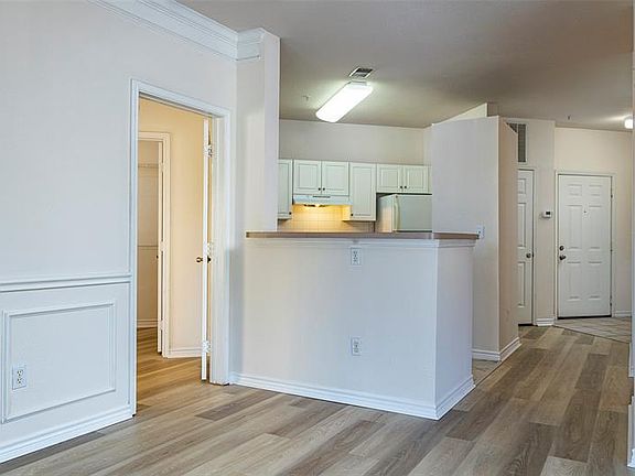 3rd image of 4307 Bayside Village Dr APT 206