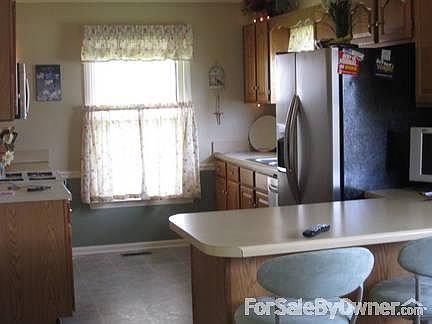 Large Kitchen
						:
						Recently painted