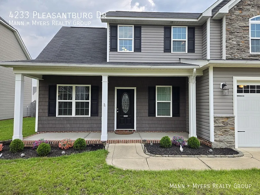 Beautiful Two-Story Home with Fenced Yard & Modern Finishes in Fayetteville, NC — Photo 4
