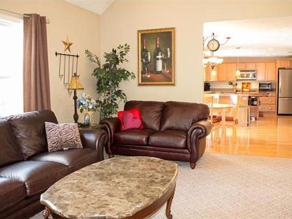 3rd image of 64 Sharlene Ln