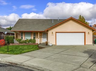 1318 Andy Griffith Dr, Grants Pass, OR 97527