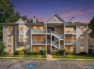 453 Poets Way, Mahwah, NJ 07430
