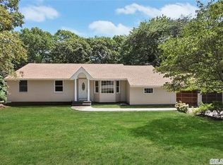 20 Long Hill Rd, Smithtown, NY 11787