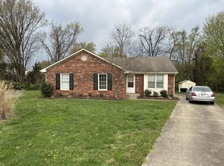 1700 Meadowgate Ln, Louisville, KY