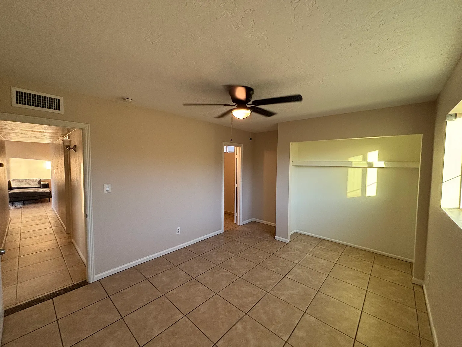 4 bed, 1388 sqft, $3,150 — Photo 3