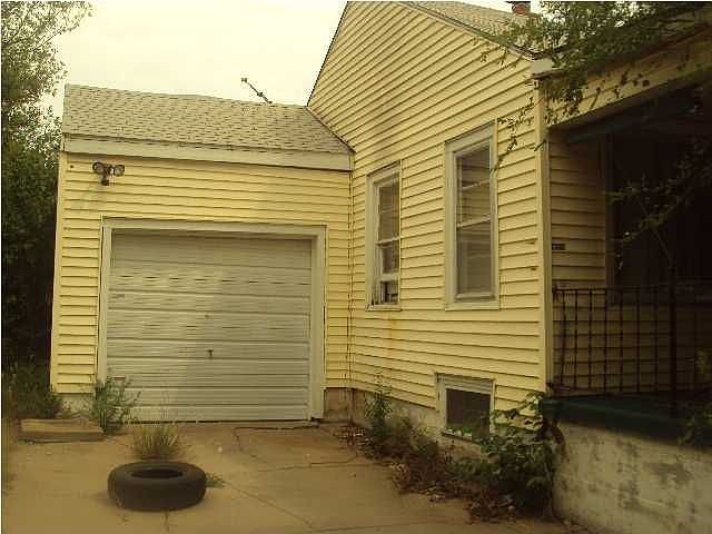 2nd image of 2010 N Volutsia Ave
