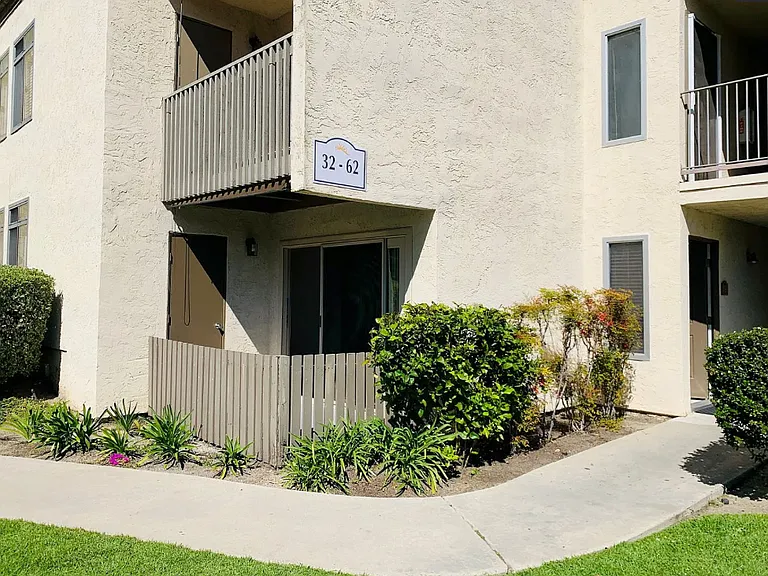 432 Edgehill Ln #41 — Photo 3