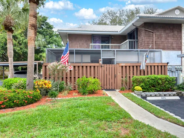 402 SE Castle Ct #B, Port Saint Lucie, FL 34952