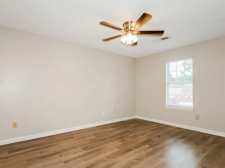 1209 Calebs Ridge Dr — Photo 9