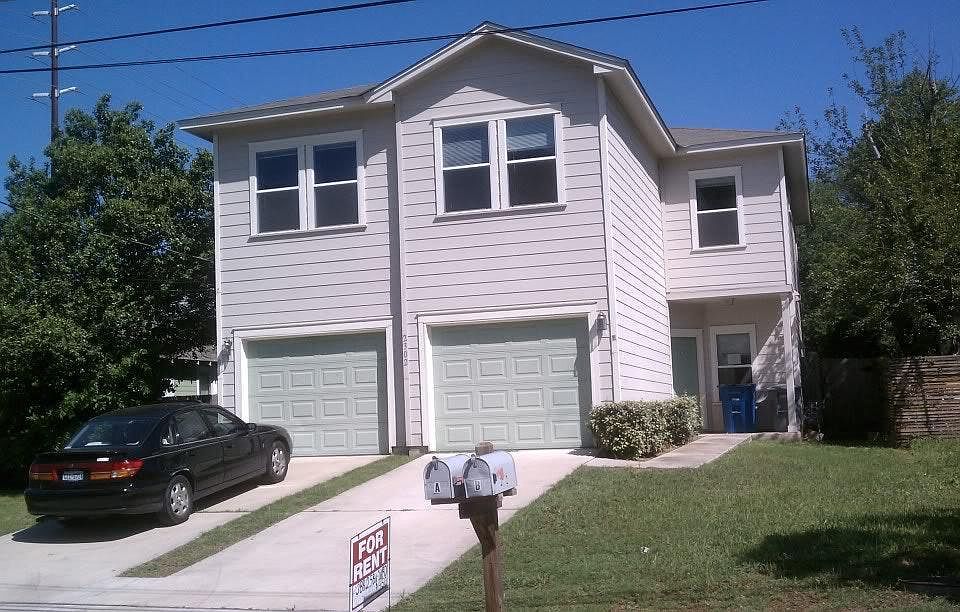 Great duplex in downtown east Austin!