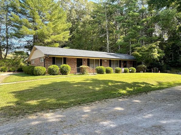 2974 Link Dr, Granite Falls, NC 28630