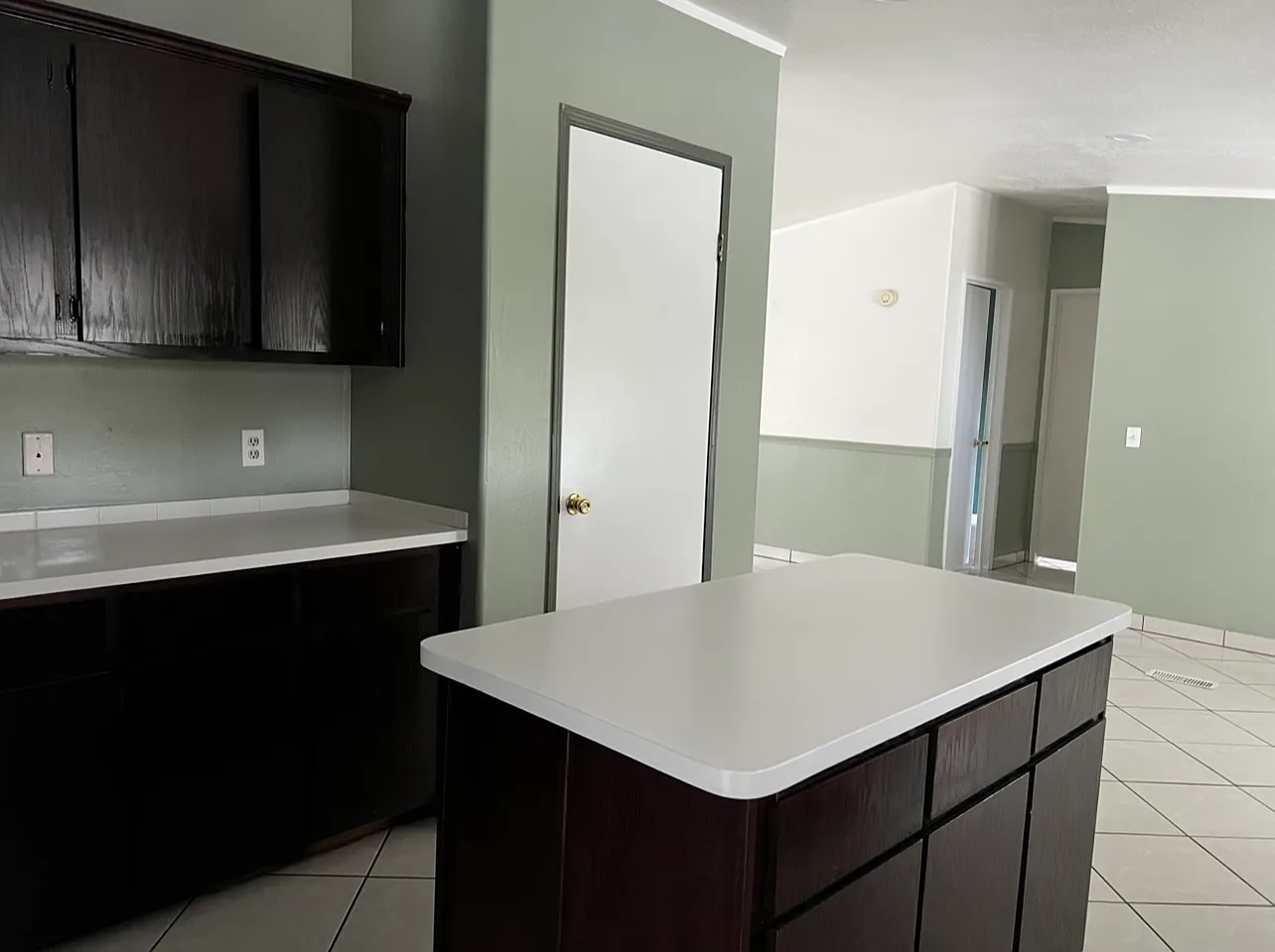 3 bed, 1484 sqft, $1,800 — Photo 4