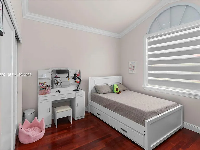 1530 Lacosta Dr W — Photo 15