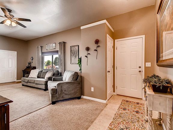 5th image of 40990 Madrid Dr