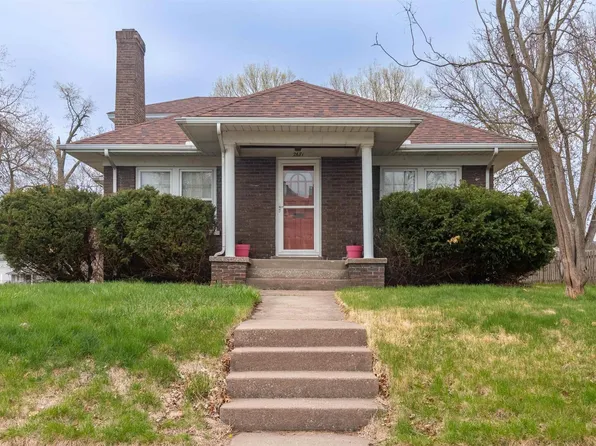 2671 Main St, Davenport, IA 52803