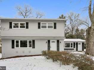 11313 Gainsborough Rd, Potomac, MD 20854