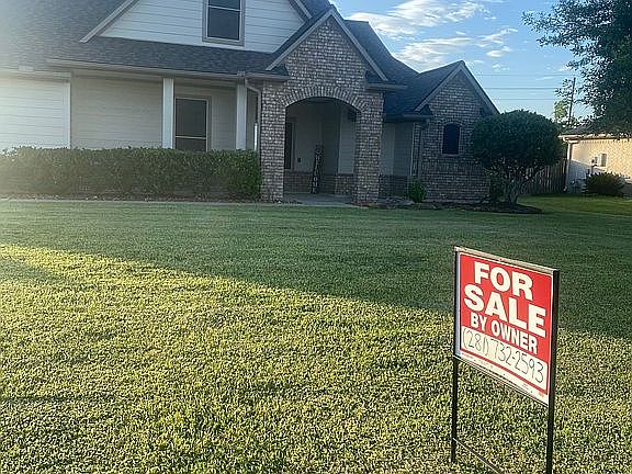 2nd image of 3303 Royal Palm Dr