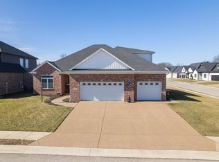 511 Westbriar Cir, Newburgh, IN 47630