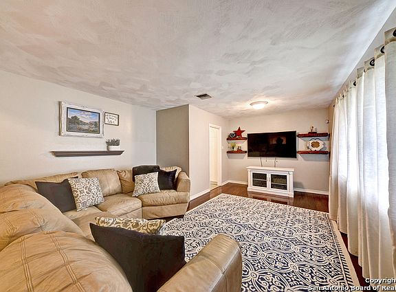 3rd image of 5710 Ponderosa Dr