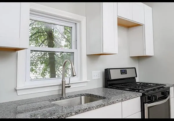 2 bed, 900 sqft, $2,600 — Photo 4