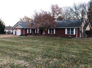 206 Pine Trl, Lebanon, IL 62254