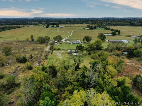 309 E North Ave, Checotah, OK 74426