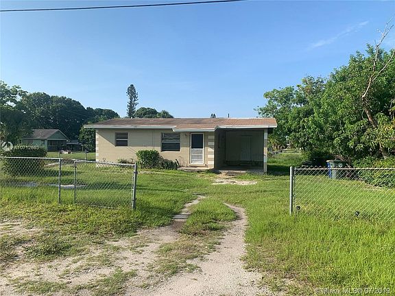 5th image of 1011 Avenue G Ave