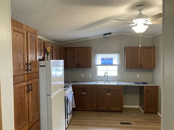 2nd image of 530 Reynolds Dr #38