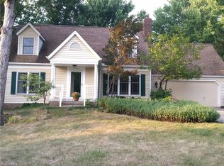 33521 N Burr Oak Dr, Solon, OH 44139