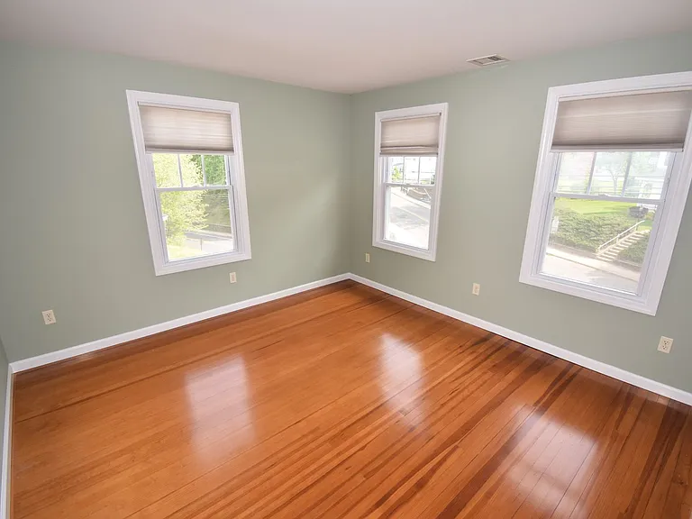 16-18A Maple St — Photo 12