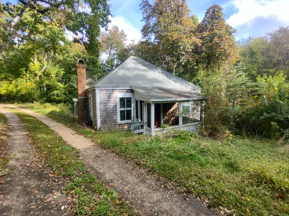 1 Carroll Ln, Chilmark, MA 02535