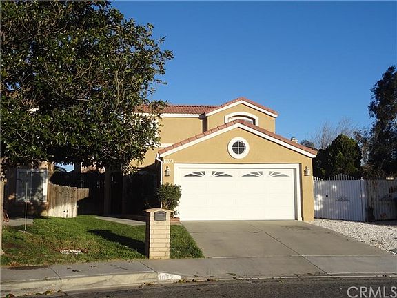 2nd image of 1072 Dahlia St