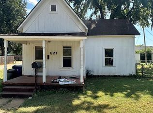 821 W Idaho Ave, Chickasha, OK 73018