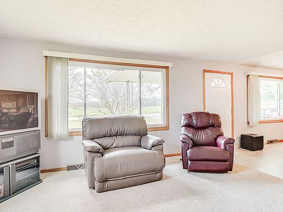 Open and airy livingroom