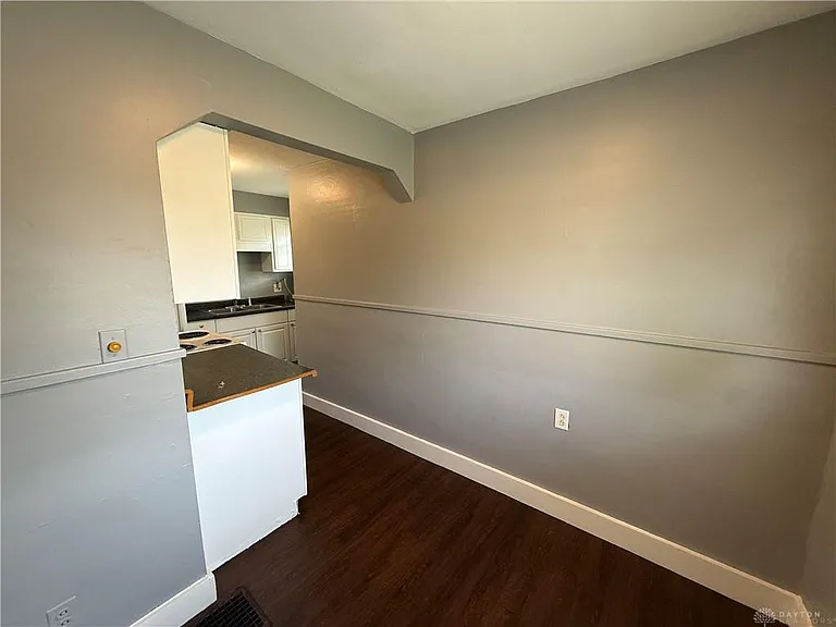 2406 Glenarm Ave — Photo 13