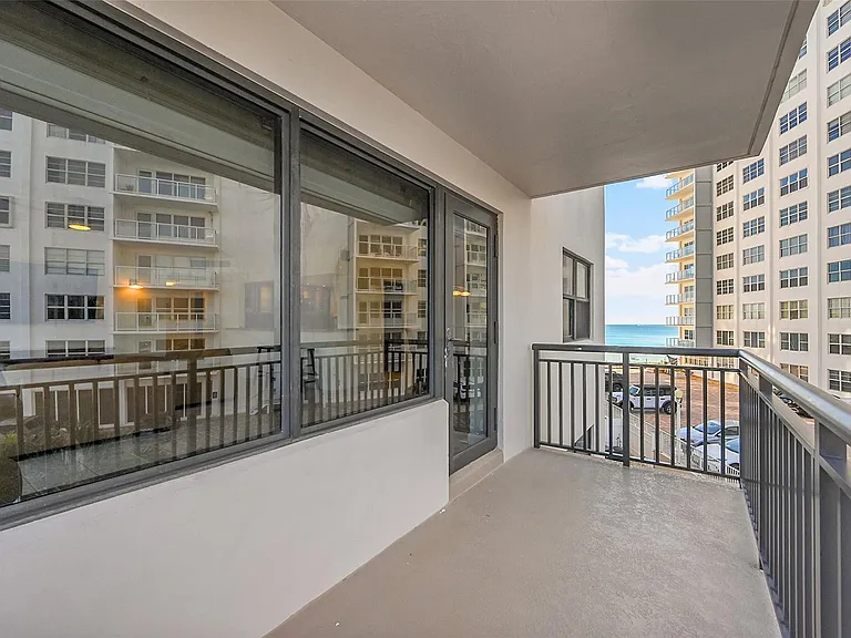 3800 Galt Ocean Dr #311 — Photo 21