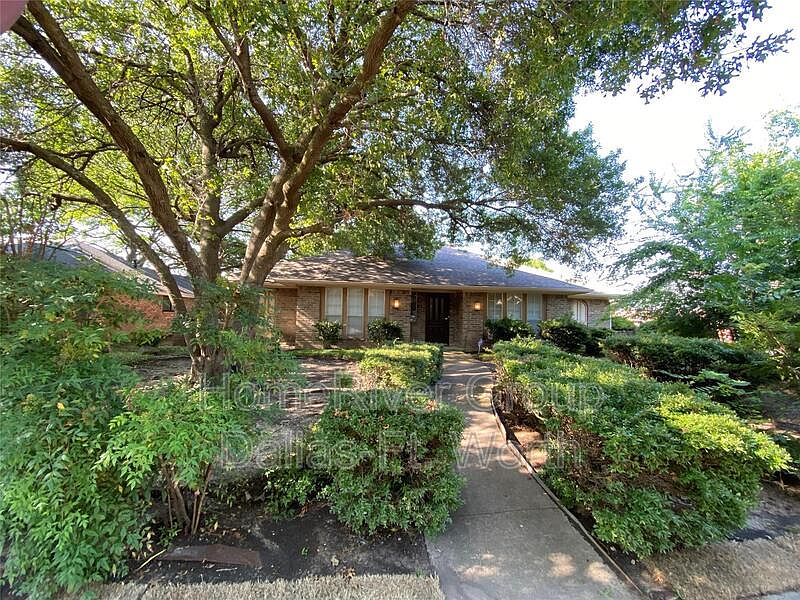1st image of 1016 Revere Cir