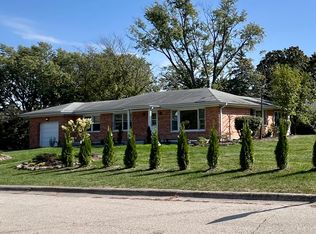 1725 Happ Rd, Northbrook, IL 60062