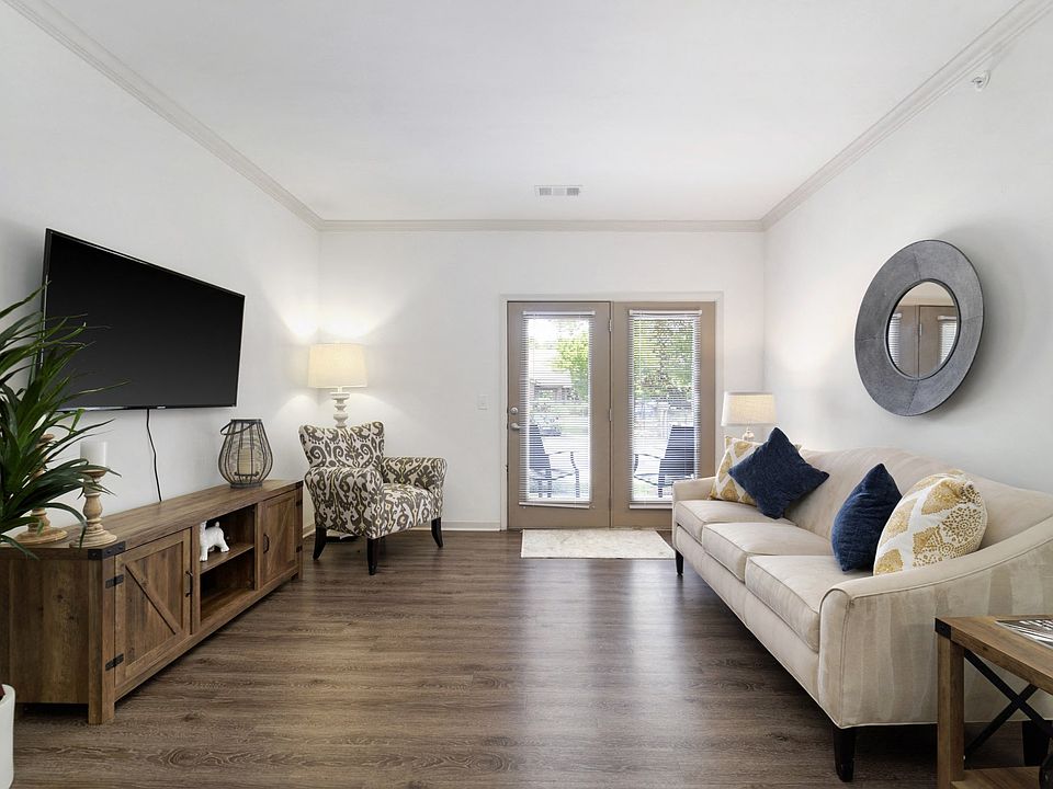 Two Bedroom - 2 Bed / 1 Bath - 928 Sq.Ft.
