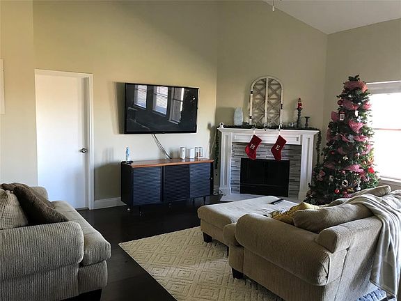 2nd image of 6907 Autumn Thistle Dr