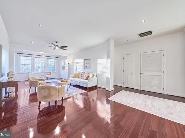 44465 Chamberlain Ter Unit 103, Ashburn, VA 20147